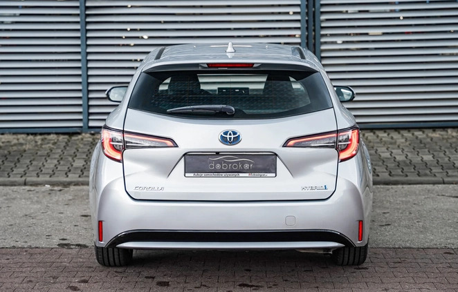 Toyota Corolla cena 77900 przebieg: 118491, rok produkcji 2019 z Piła małe 562